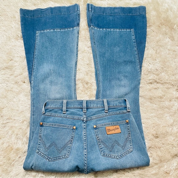 Wrangler High Rise Flare Jeans - Picture 8 of 13